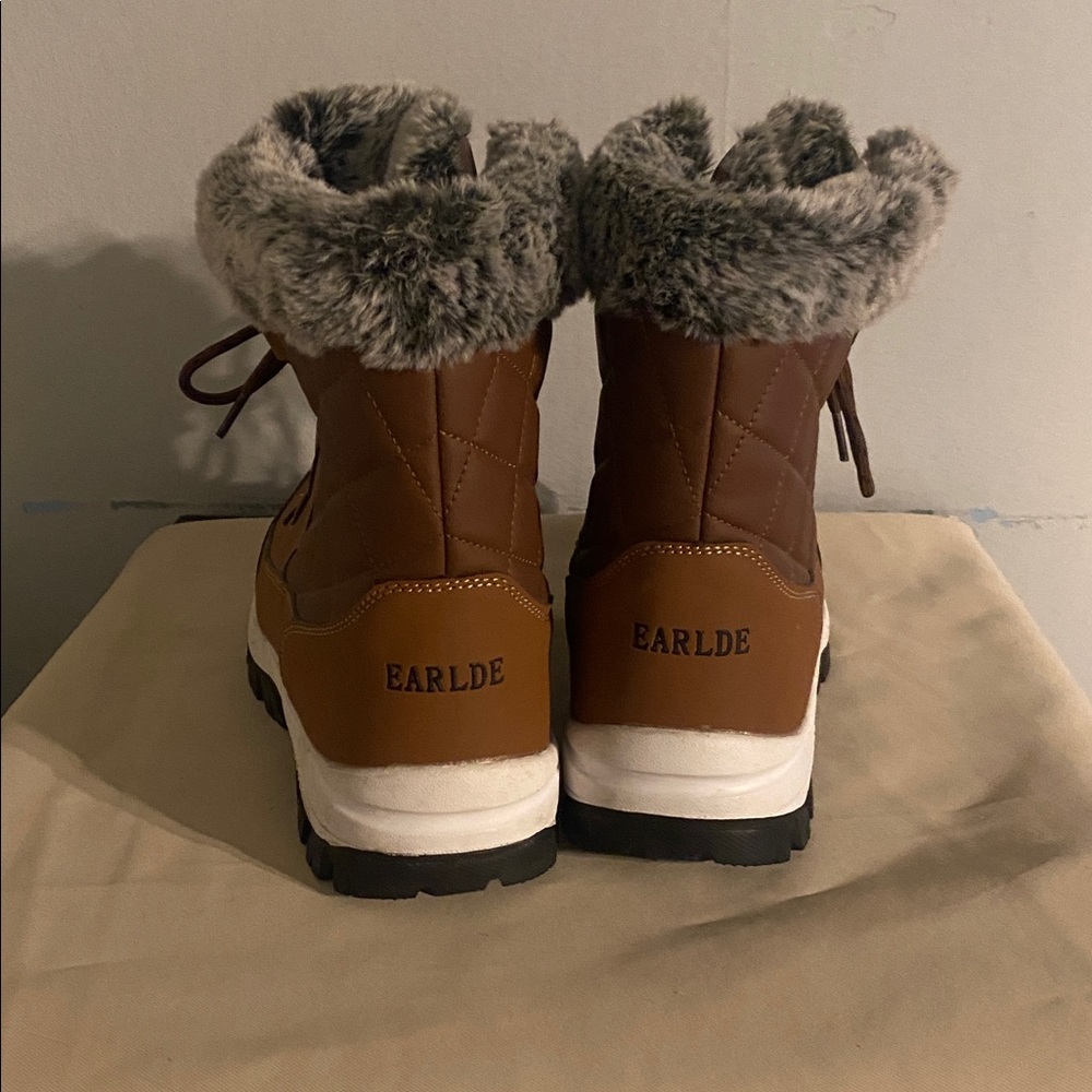 Boots - Picture 3 of 10